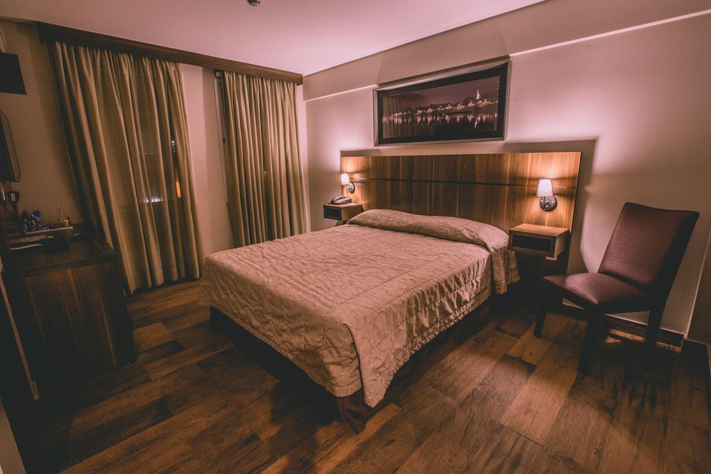 Padom Business Hotel Bragança Paulista Habitación foto